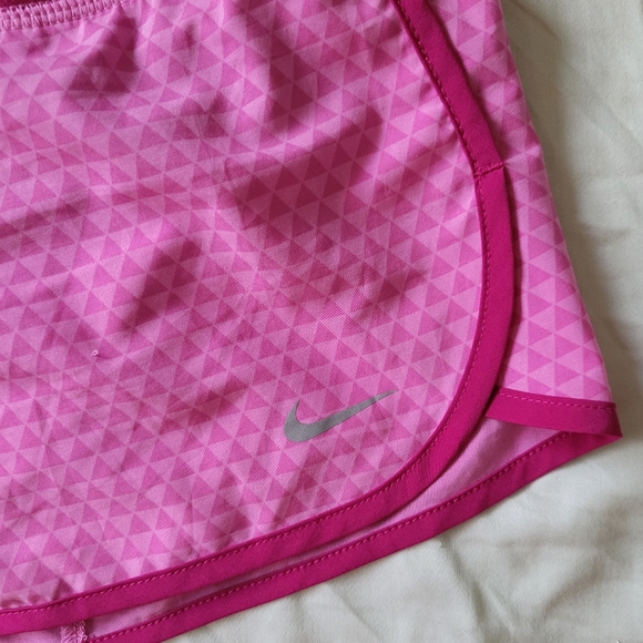 Nike Running Dri-FIT Pink Triangle Print Shorts - Size S - Picture 6 of 8